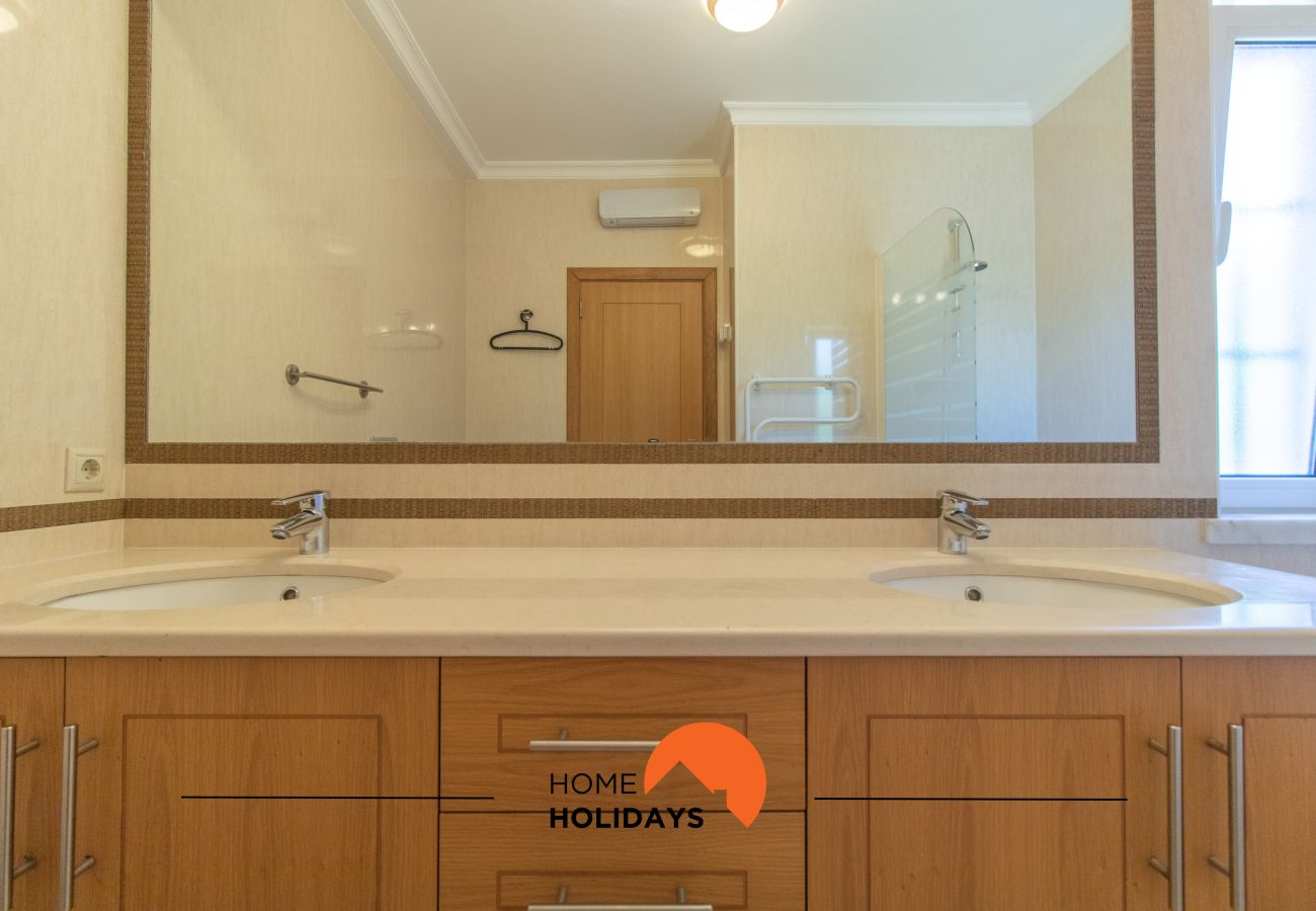 Casa em Albufeira - #297 5BR Villa | Large Groups & Pool