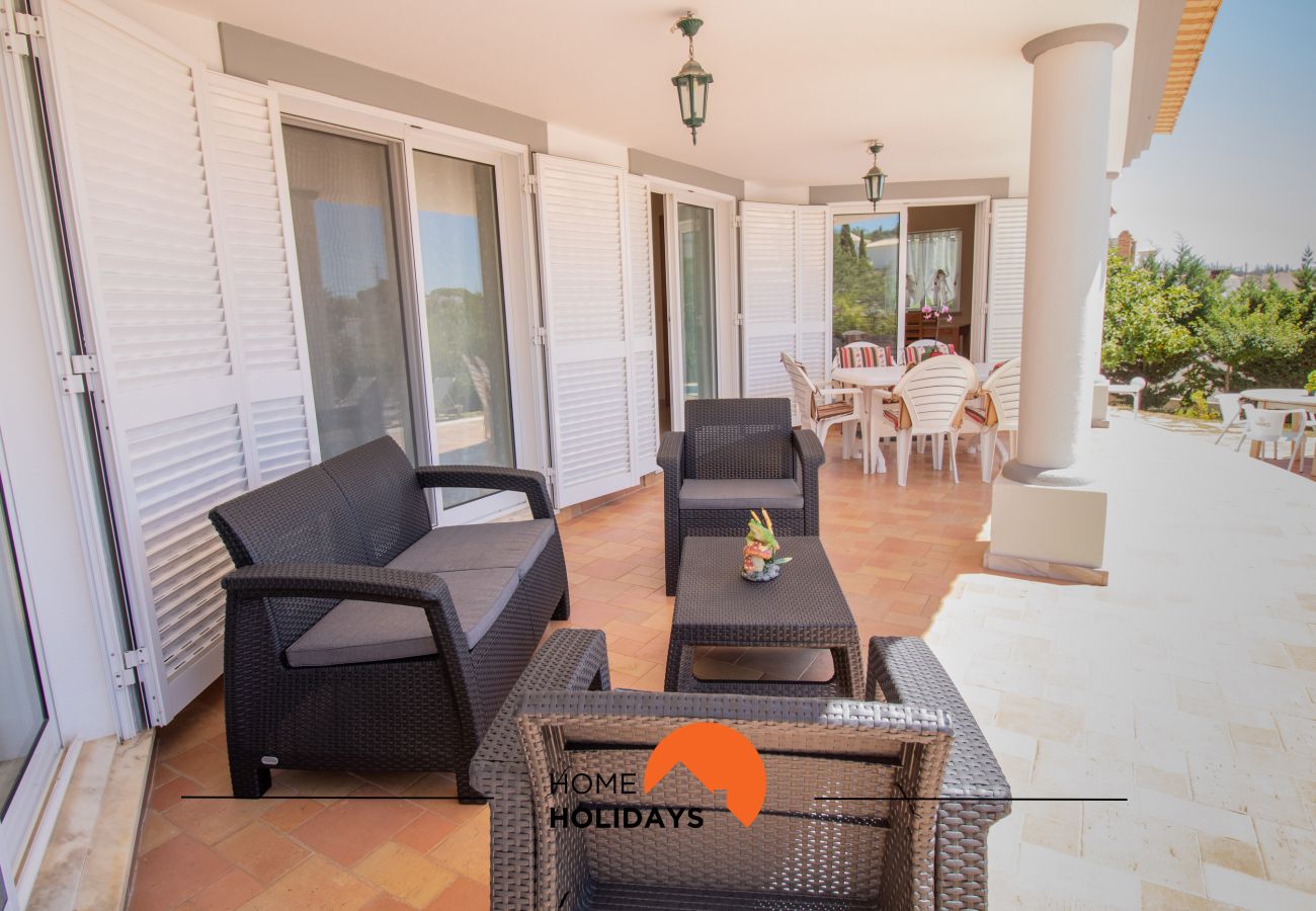 Casa em Albufeira - #297 5BR Villa | Large Groups & Pool