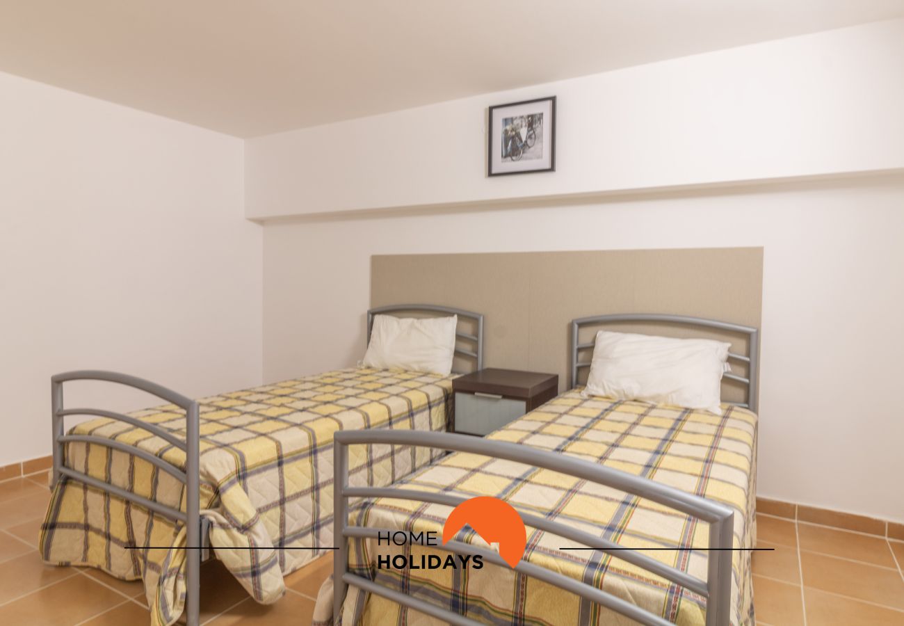 Casa em Albufeira - #297 5BR Villa | Large Groups & Pool
