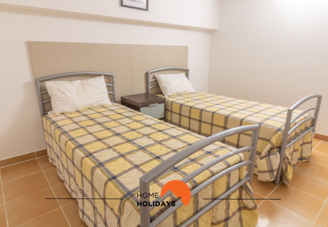 Casa em Albufeira - #297 5BR Villa | Large Groups & Pool