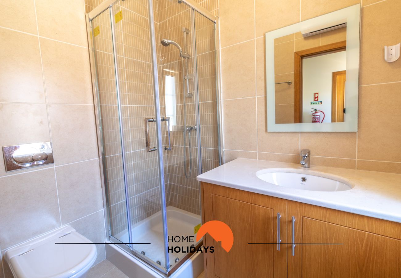 Casa em Albufeira - #297 5BR Villa | Large Groups & Pool