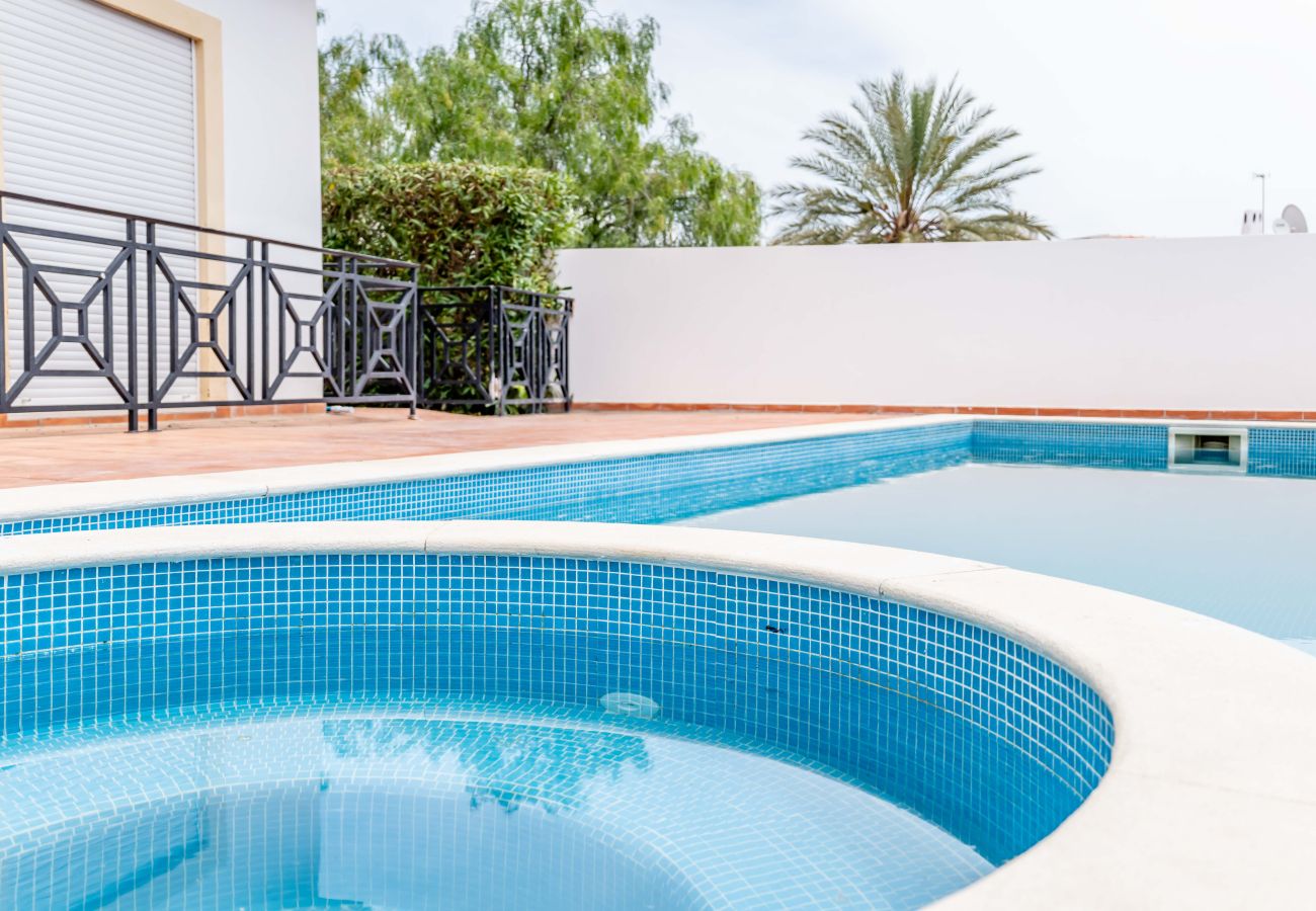 Apartamento em Albufeira - #325 Areias Beach Apartment | Walk to Sand