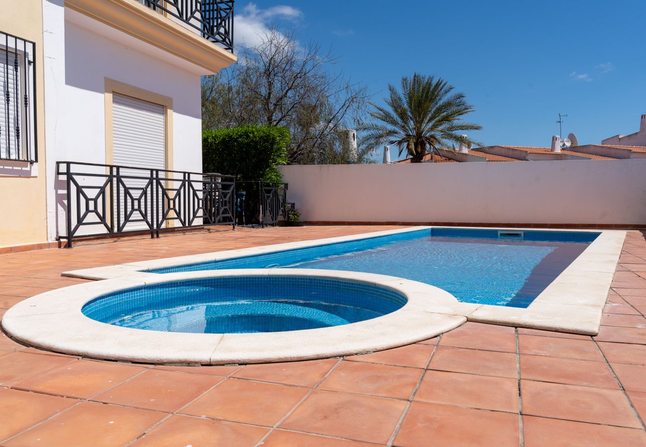 Apartamento em Albufeira - #325 Areias Beach Apartment | Walk to Sand