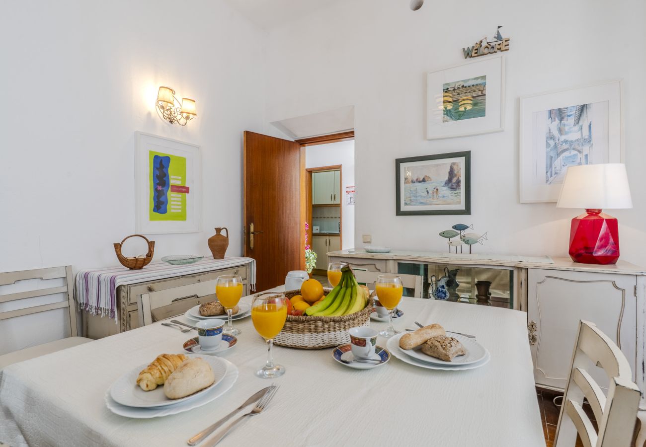 Apartamento em Albufeira - #341 Casa da Guida | Central & Cozy