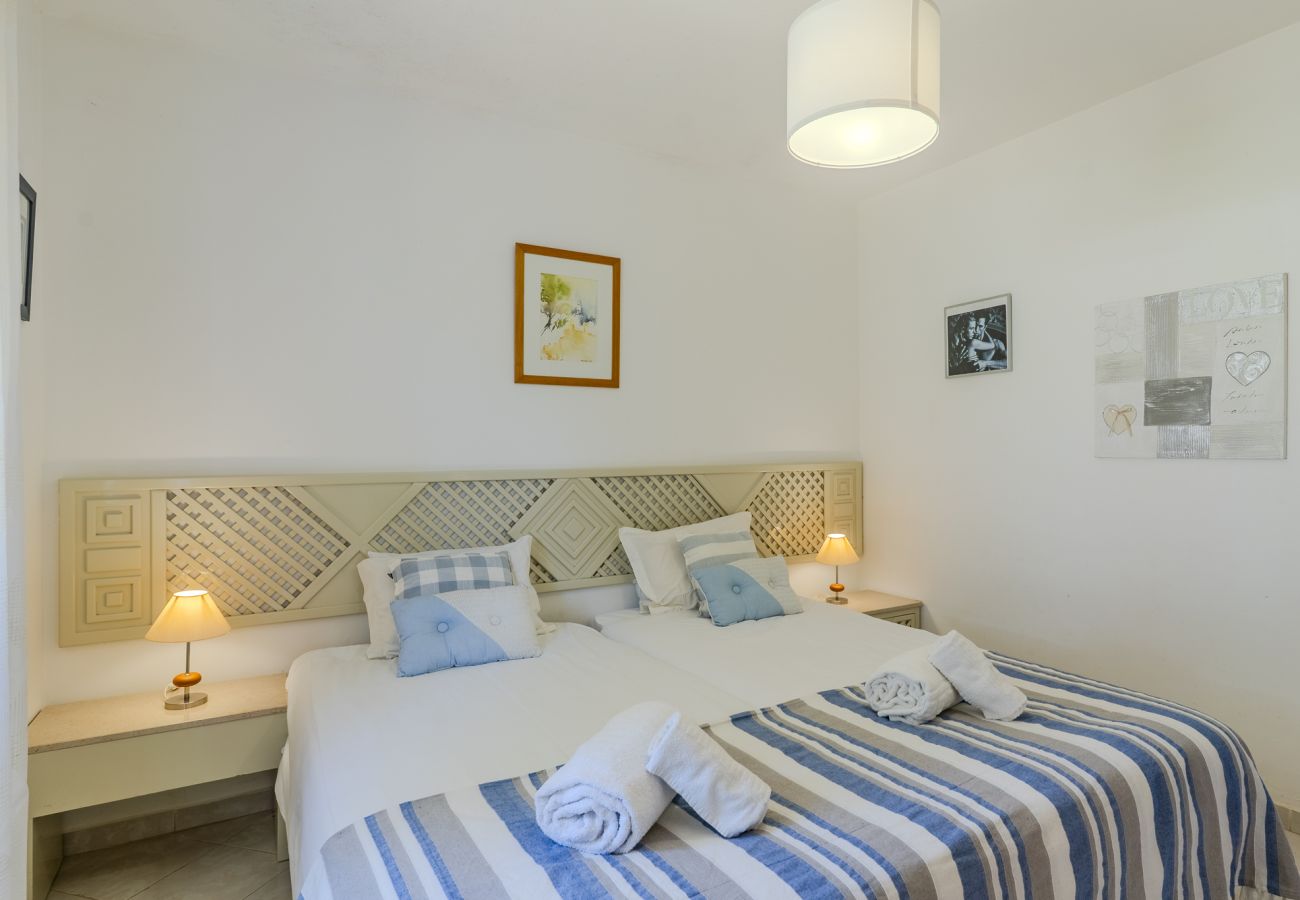 Apartamento em Albufeira - #364 T3 Costa Dourada by Home Holidays 