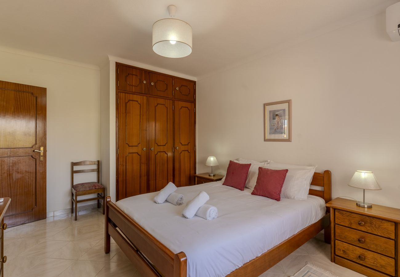 Apartamento em Albufeira - #345 Central Albufeira Apartment | AC & Garage 