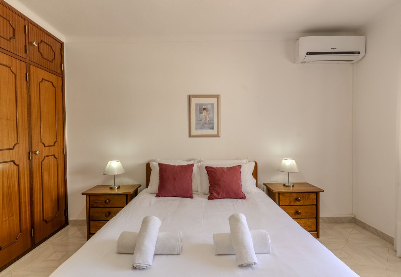 Apartamento em Albufeira - #345 Central Albufeira Apartment | AC & Garage 