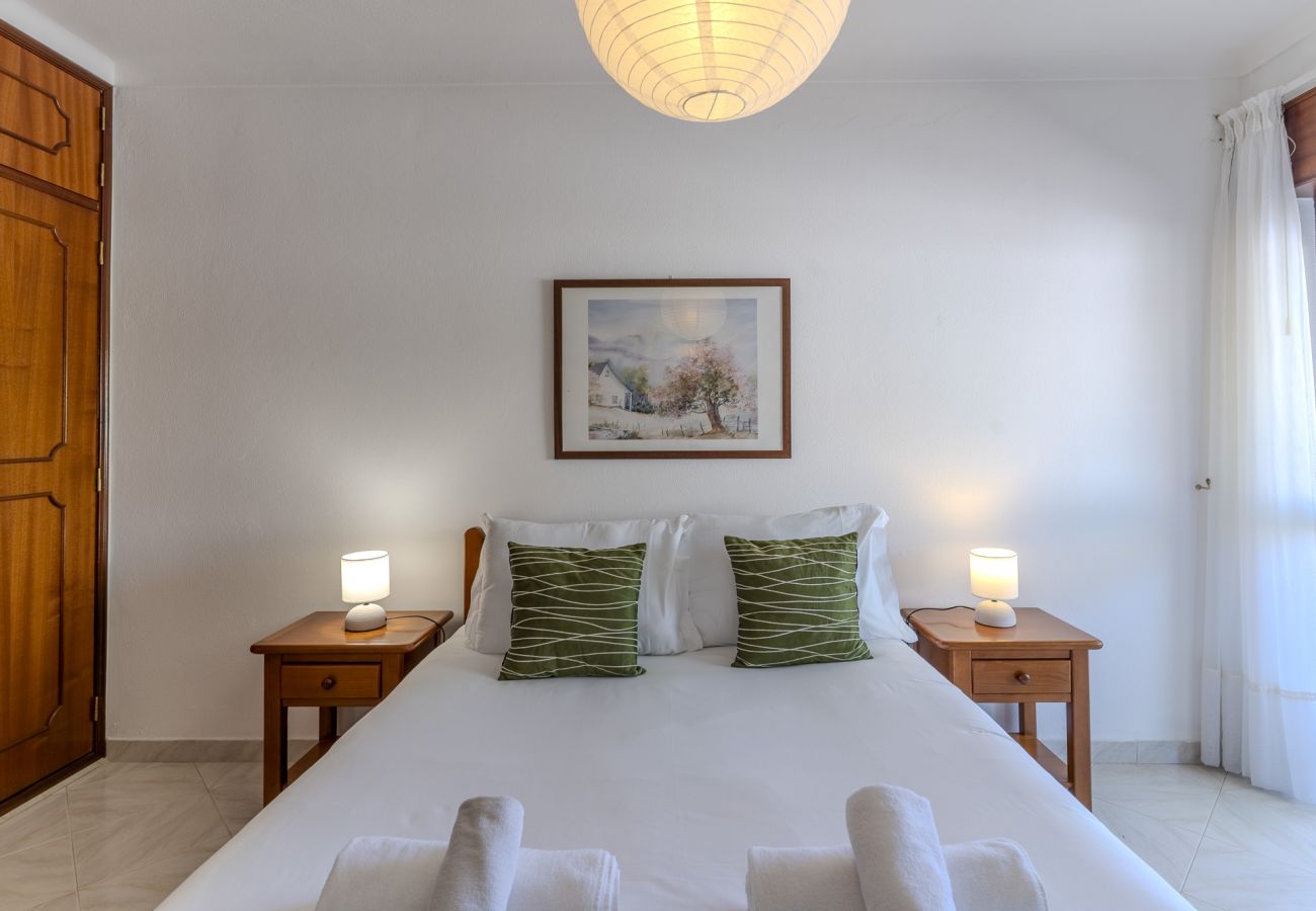 Apartamento em Albufeira - #345 Central Albufeira Apartment | AC & Garage 