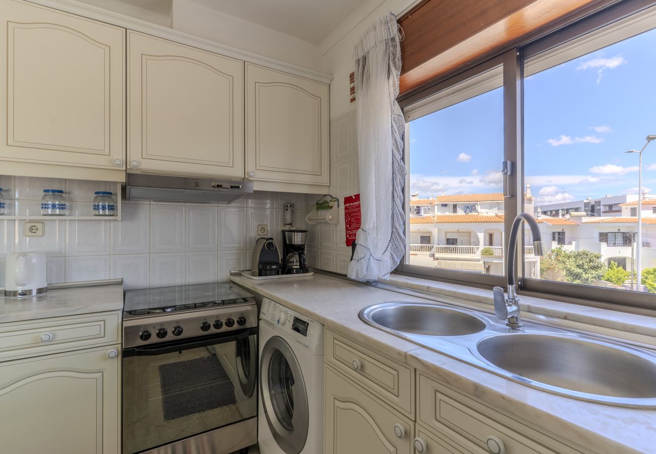 Apartamento em Albufeira - #345 Central Albufeira Apartment | AC & Garage 