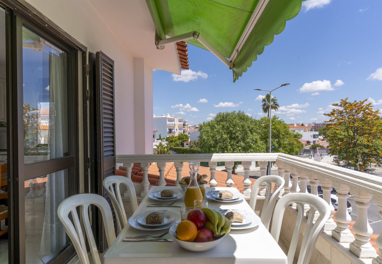 Apartamento em Albufeira - #345 Central Albufeira Apartment | AC & Garage 