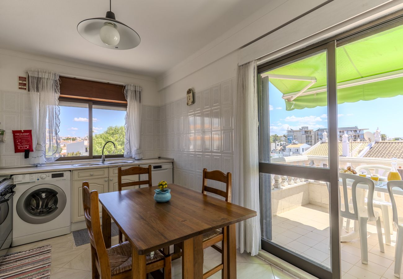 Apartamento em Albufeira - #345 Central Albufeira Apartment | AC & Garage 