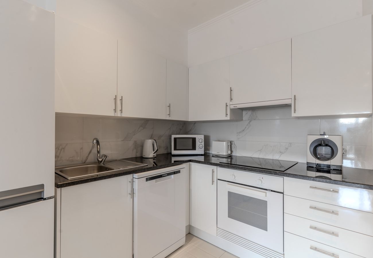 Apartamento em Albufeira - #372 Sunny Balcony Retreat | Pool & 3 Bedrooms