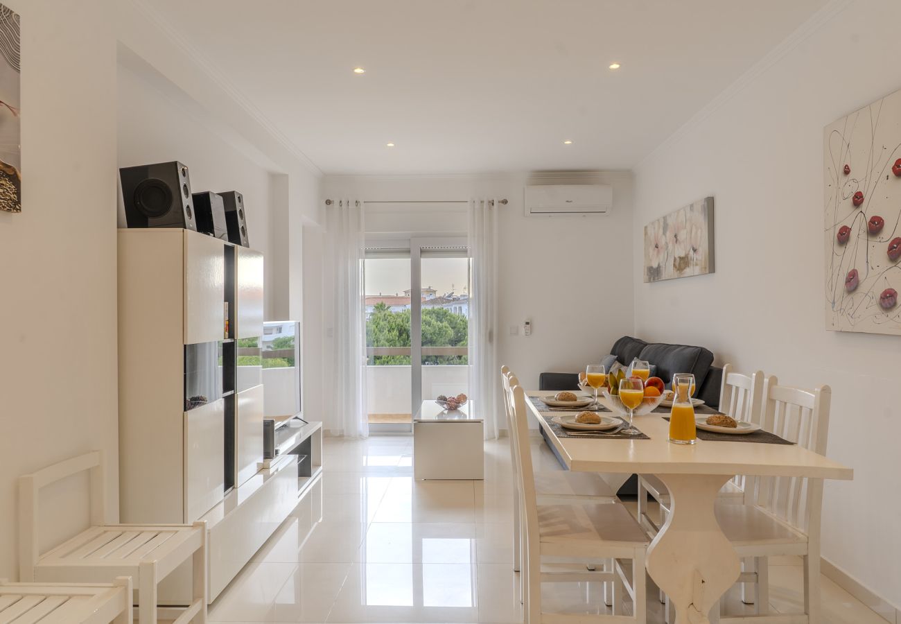 Apartamento em Albufeira - #372 Sunny Balcony Retreat | Pool & 3 Bedrooms