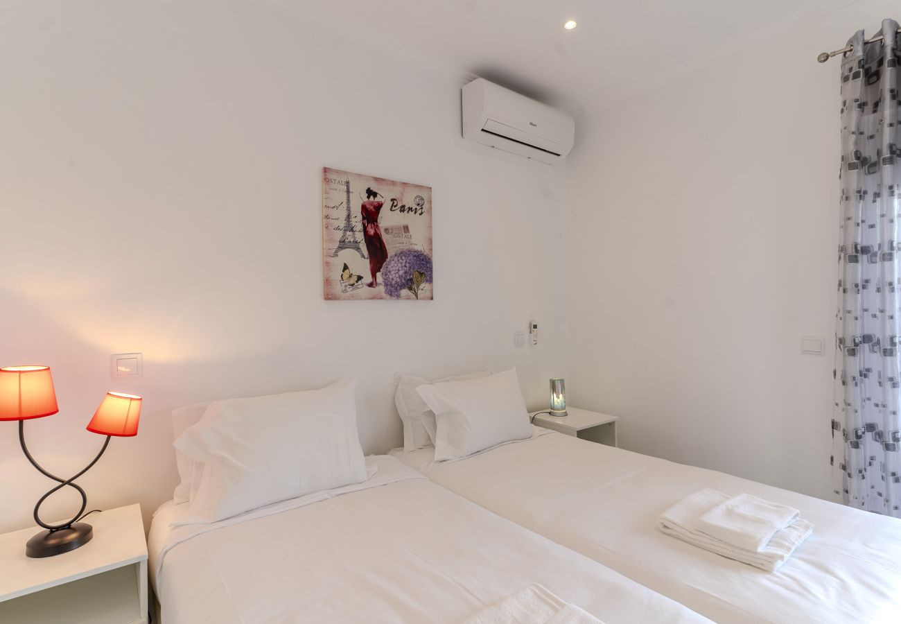 Apartamento em Albufeira - #372 Sunny Balcony Retreat | Pool & 3 Bedrooms