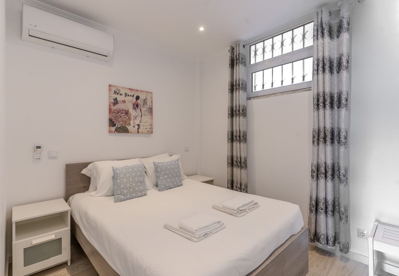 Apartamento em Albufeira - #372 Sunny Balcony Retreat | Pool & 3 Bedrooms