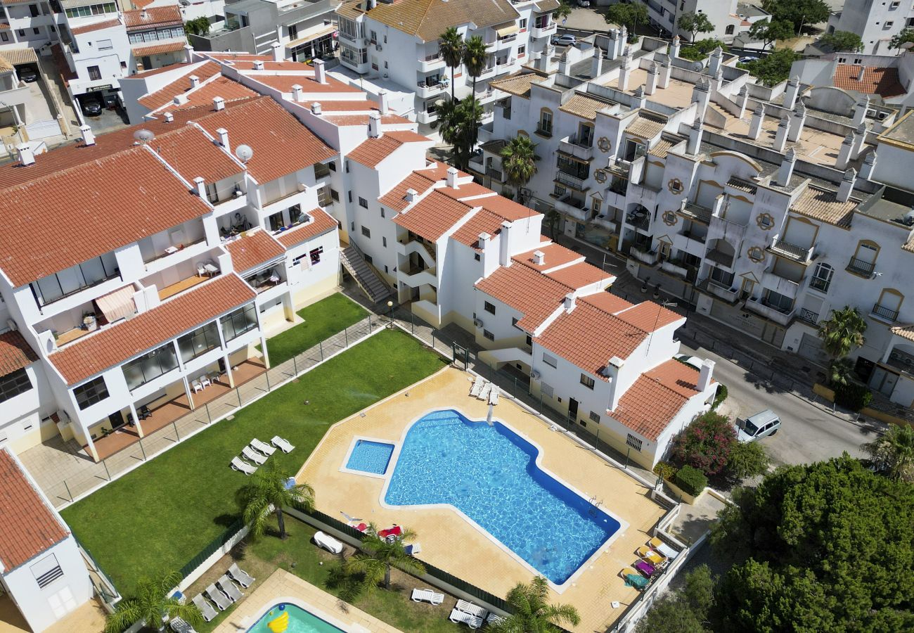 Apartamento em Albufeira - #372 Sunny Balcony Retreat | Pool & 3 Bedrooms