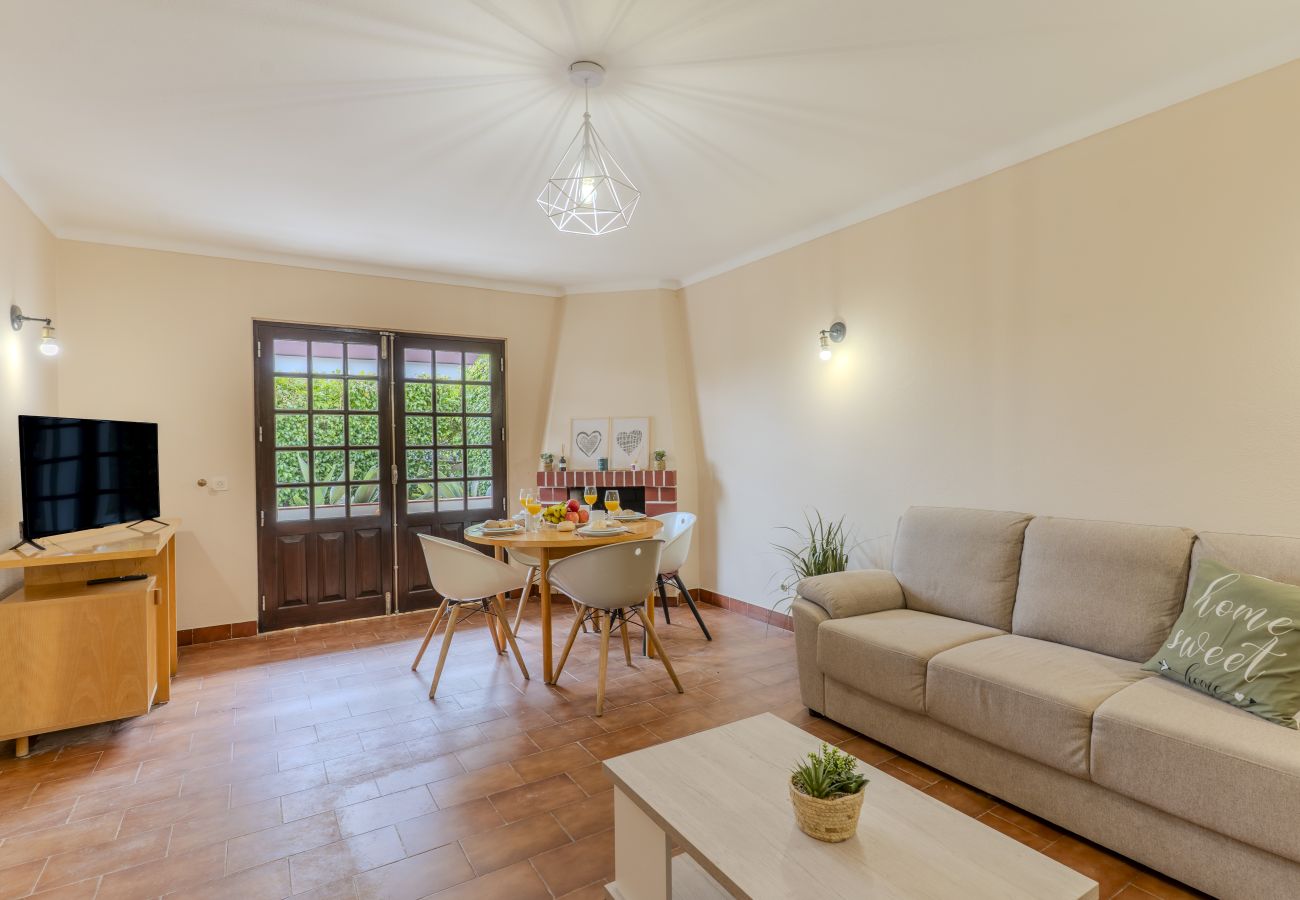 Apartamento em Albufeira - #389 Vila w/ share pool | Spacious 3-BR