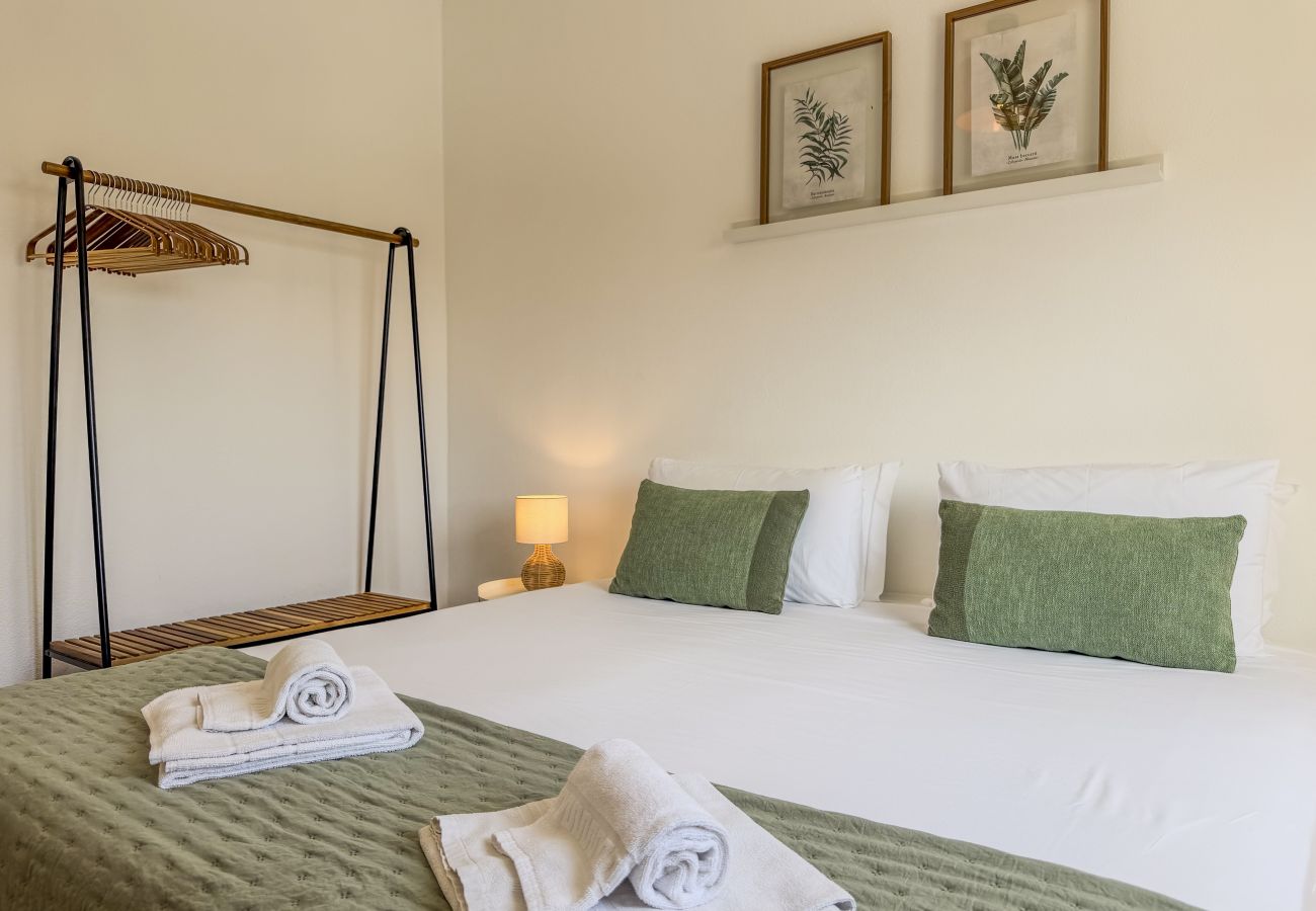 Apartamento em Albufeira - #407 Central 3BR | Walk to the Beach & Old Town