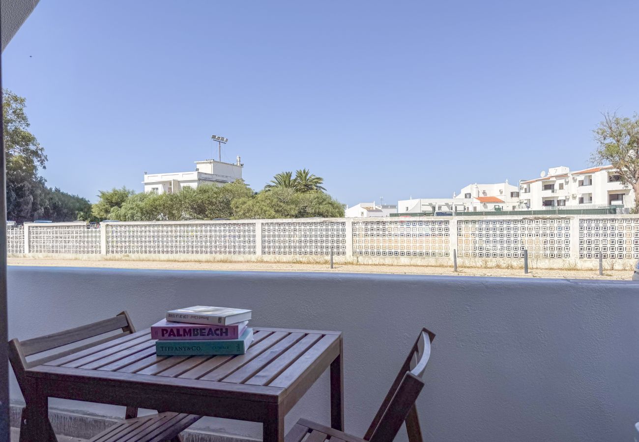 Apartamento em Albufeira - #406 Modern 1BR with Pool | Near Oura Strip