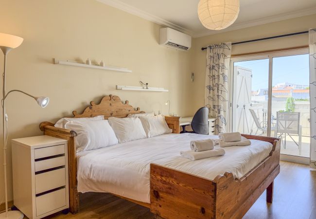 Apartamento em Albufeira - #328 Charming 2BR Albufeira Home | Balcony & AC