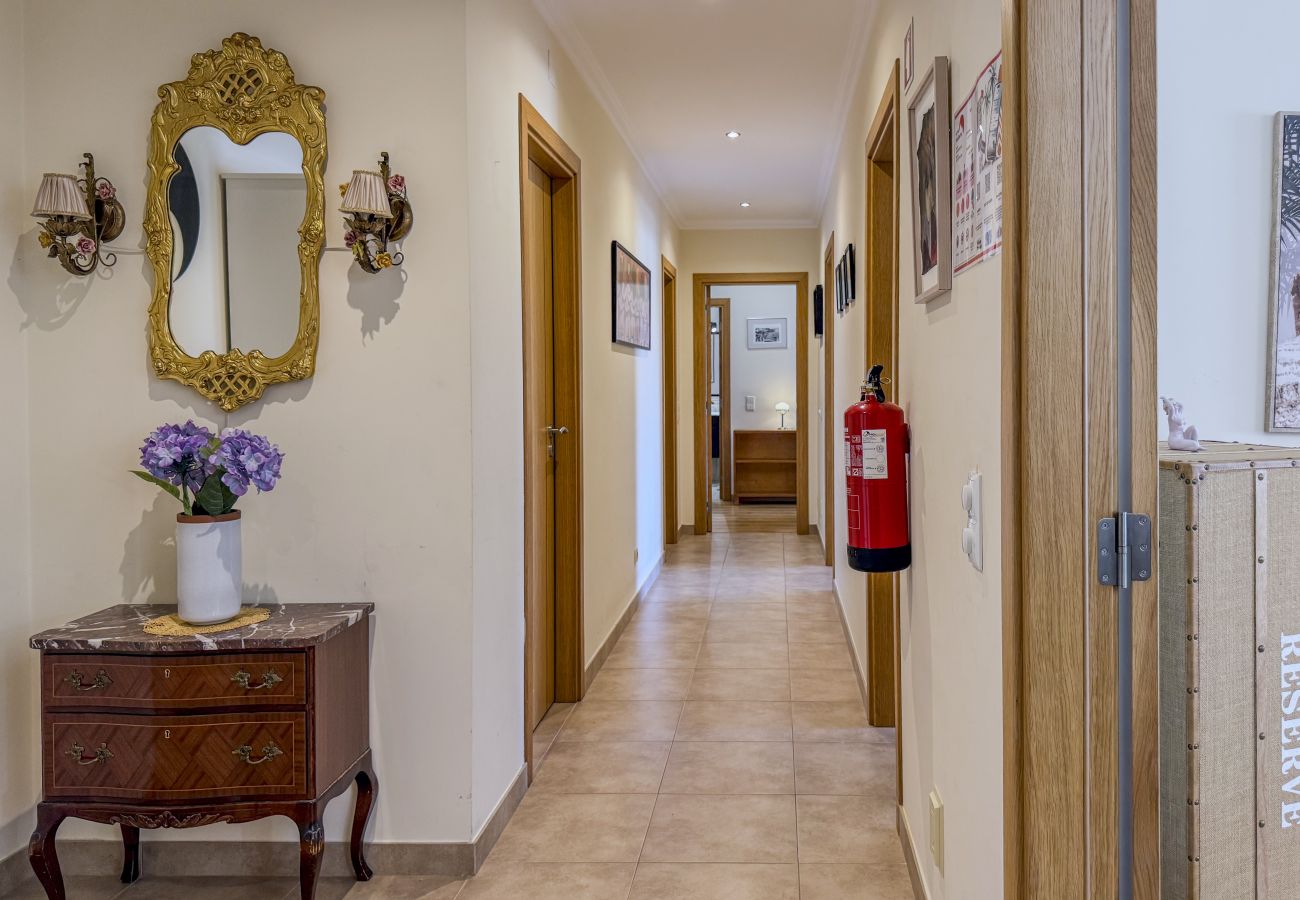 Apartamento em Albufeira - #328 Charming 2BR Albufeira Home | Balcony & AC