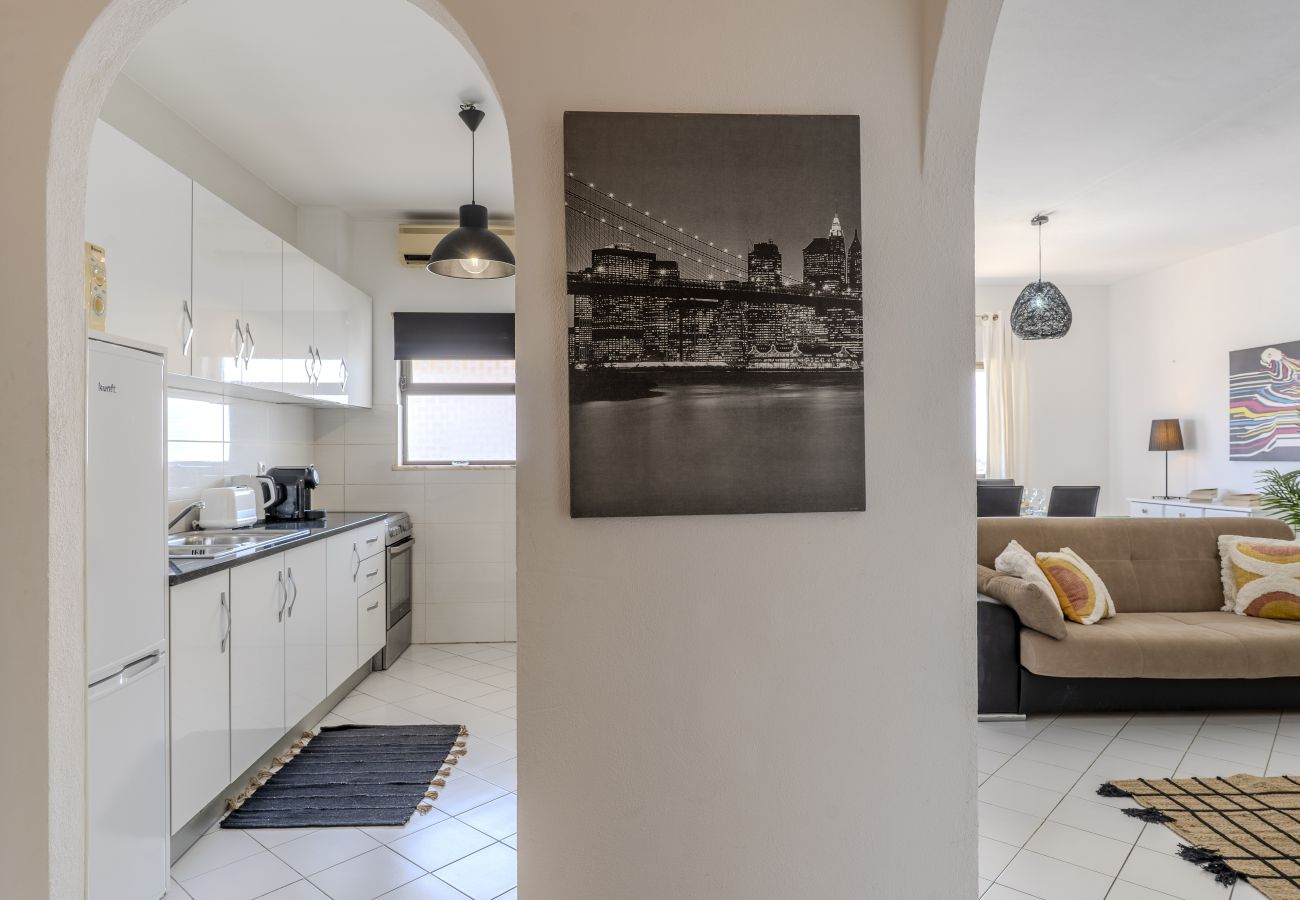 Apartamento em Albufeira - #405 Cozy 1BR Retreat | Pool | Close to Oura
