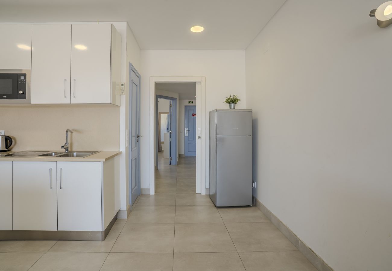 Apartamento em Albufeira - #412 Flat with pool | 1BR | Near Oura & Beaches