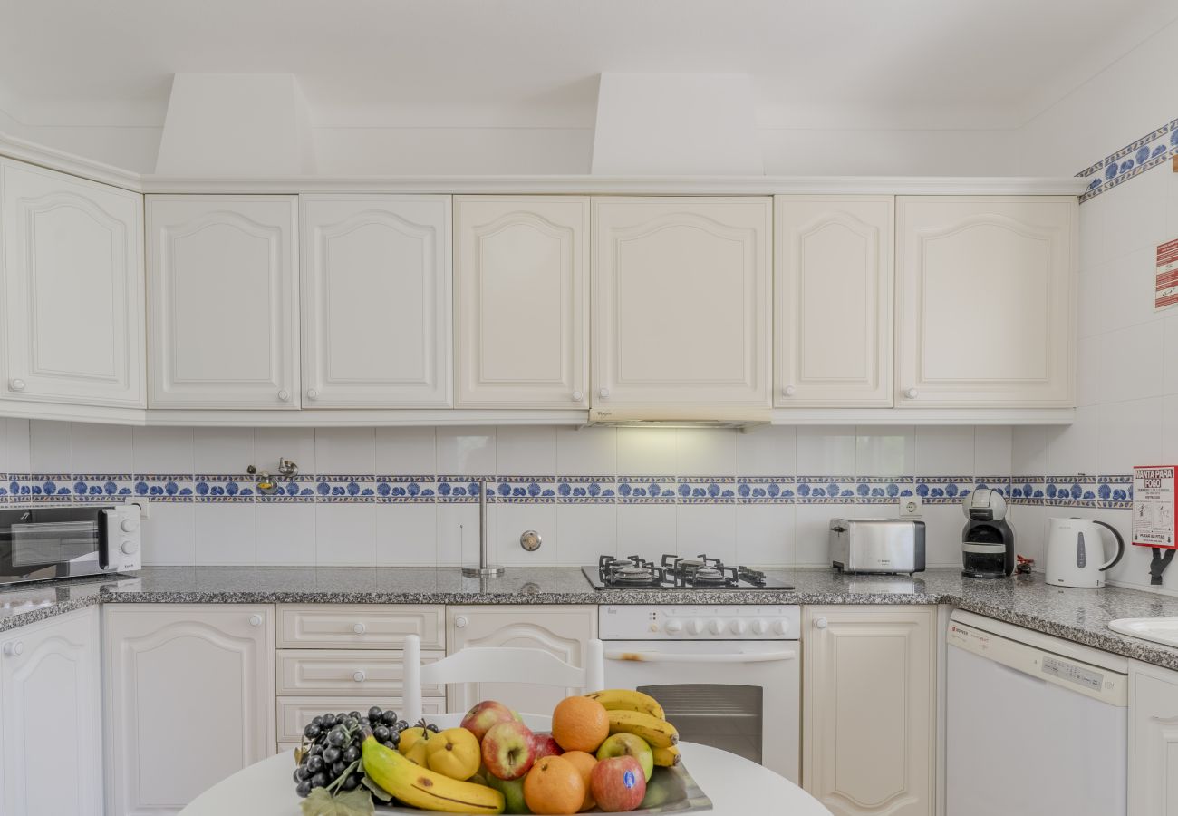 Villa em Albufeira - #416 Spacious Villa | Private Pool, BBQ & Parking