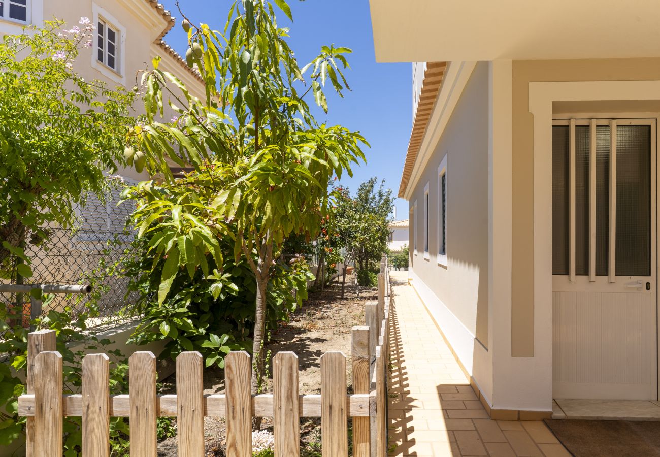 Villa em Albufeira - #416 Spacious Villa | Private Pool, BBQ & Parking