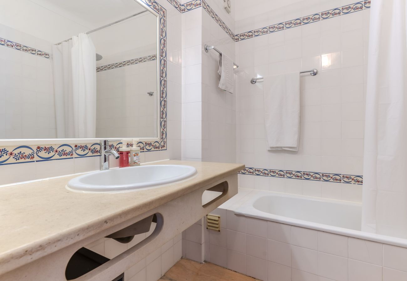 Apartamento em Albufeira - #401 Cozy & Central 1BR Apartment in Albufeira