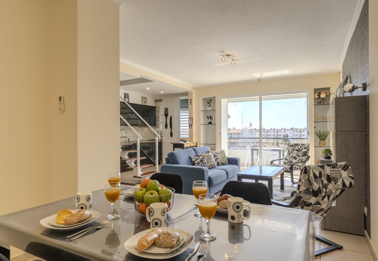 Apartamento em Albufeira - #418 Cozy & Bright Apartment | Spacious Retreat with Shared Pool