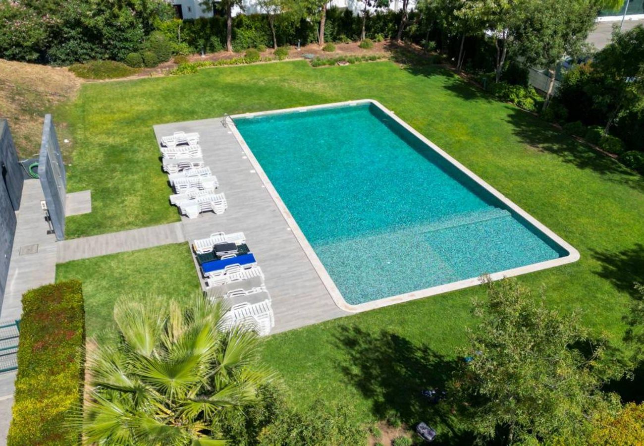 Apartamento em Albufeira - #418 Cozy & Bright Apartment | Spacious Retreat with Shared Pool
