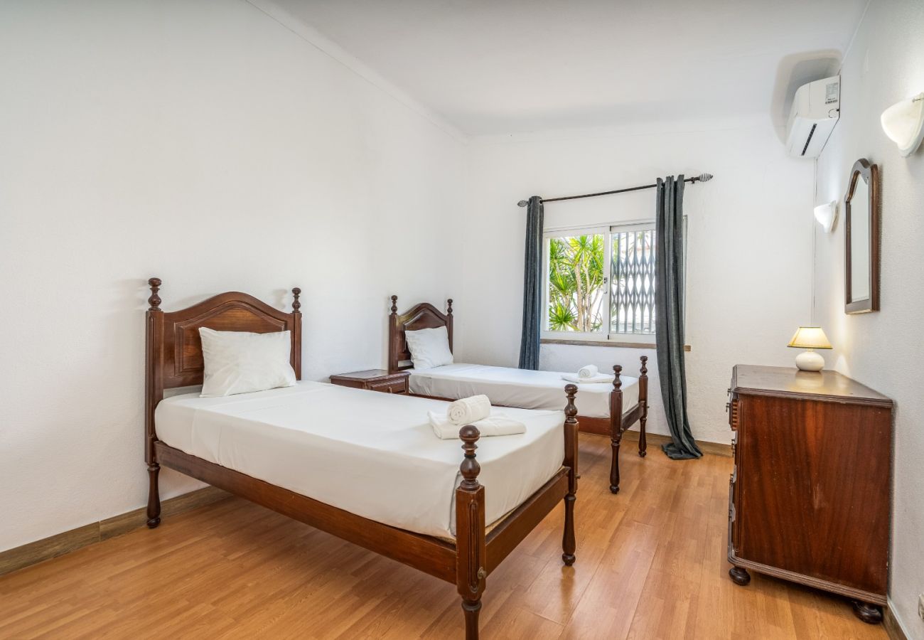 Villa in Albufeira - #278 Charming 5BDR Villa | Authentic Local Stay