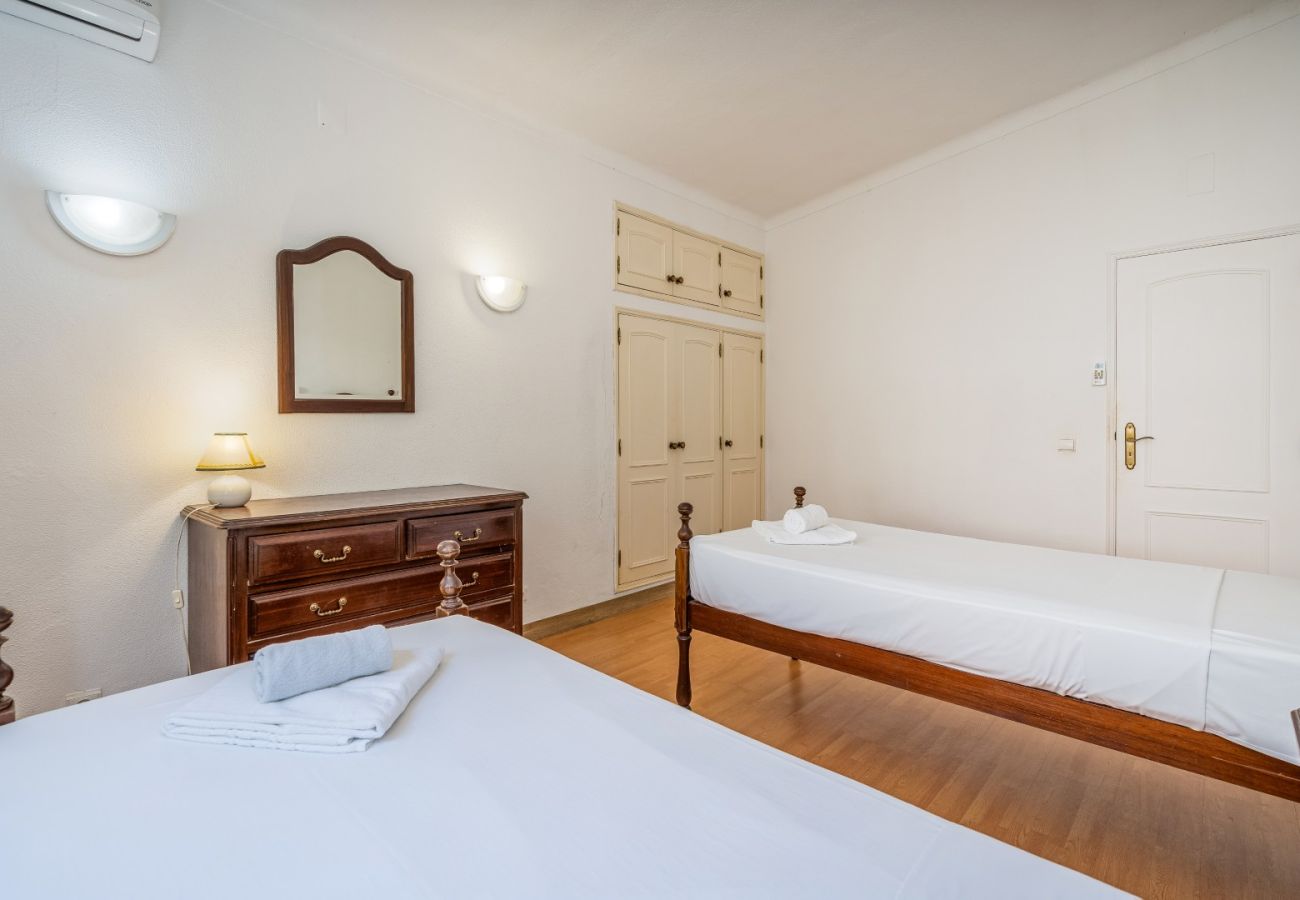Villa in Albufeira - #278 Charming 5BDR Villa | Authentic Local Stay