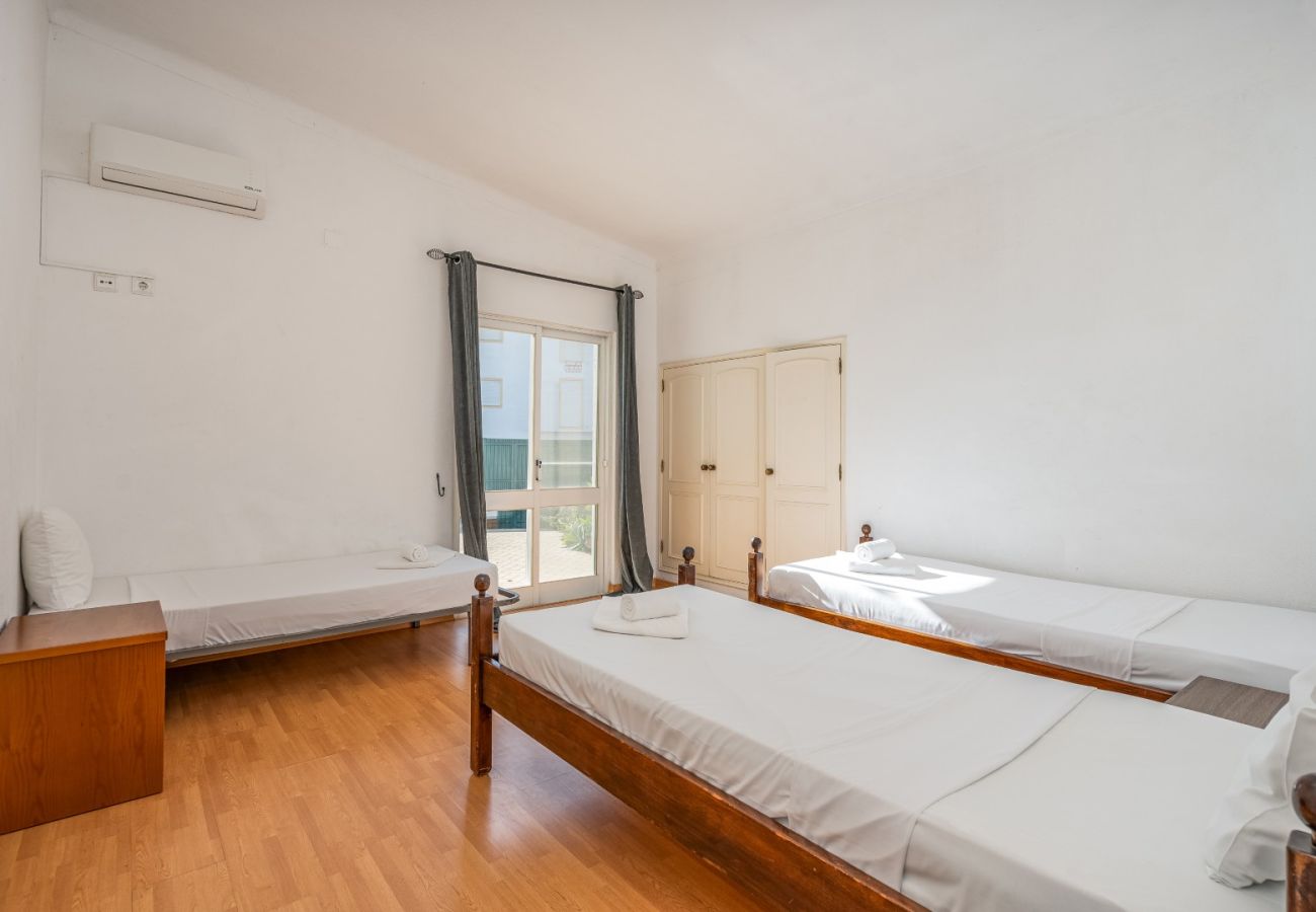 Villa in Albufeira - #278 Charming 5BDR Villa | Authentic Local Stay