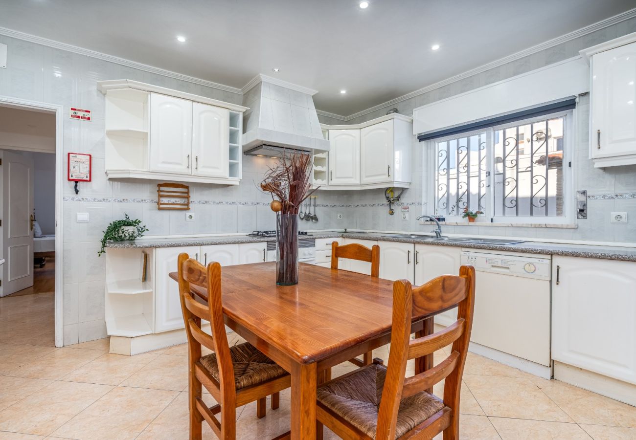 Villa in Albufeira - #278 Charming 5BDR Villa | Authentic Local Stay