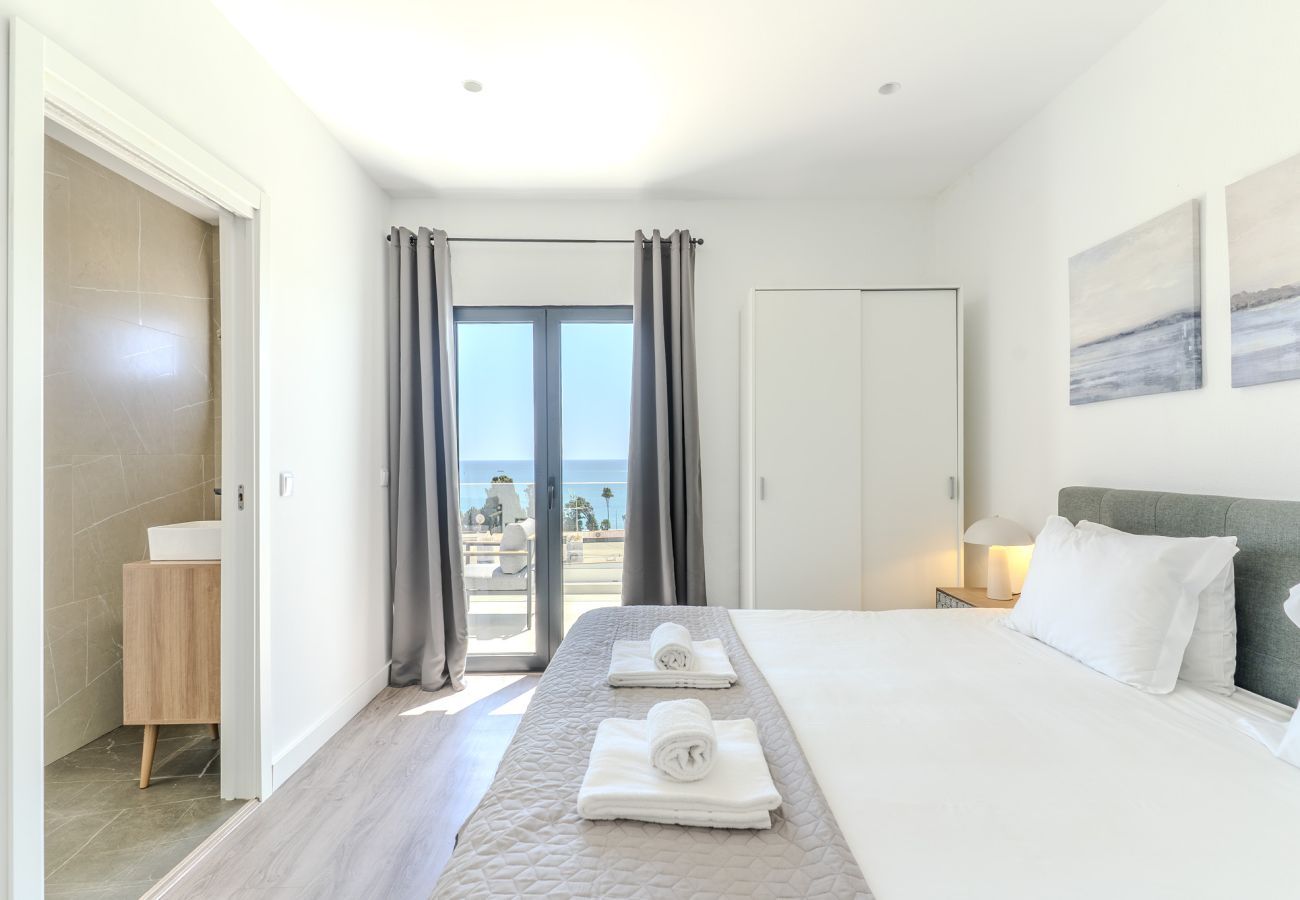 House in Albufeira - #285 Sea View Villa | Jacuzzi & Large Pool 