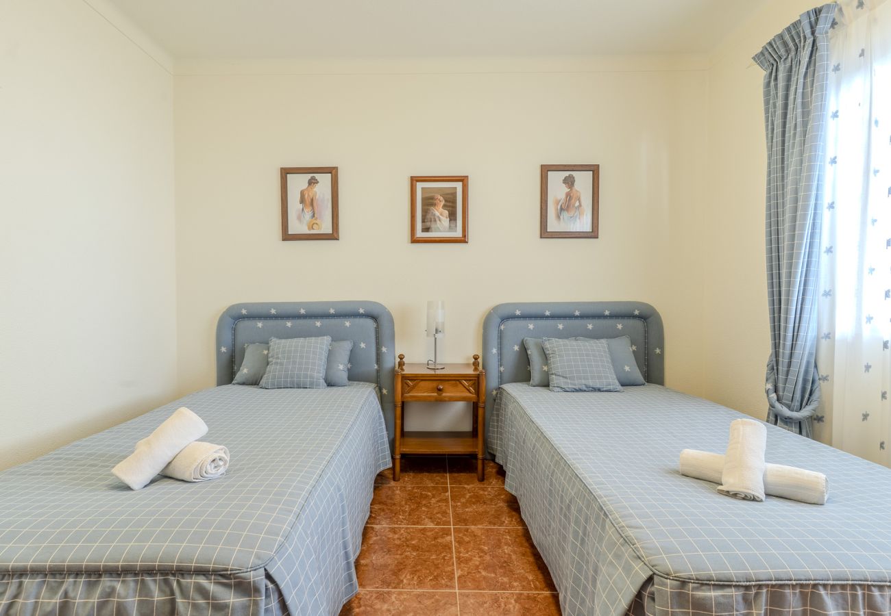 House in Ferreiras - #350 Quiet Retreat for Familys | Relax & Nature