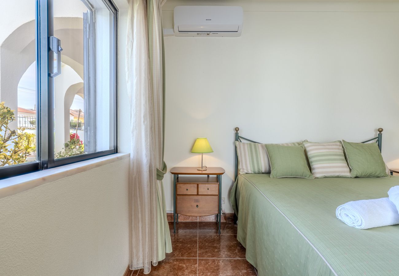 House in Ferreiras - #350 Quiet Retreat for Familys | Relax & Nature