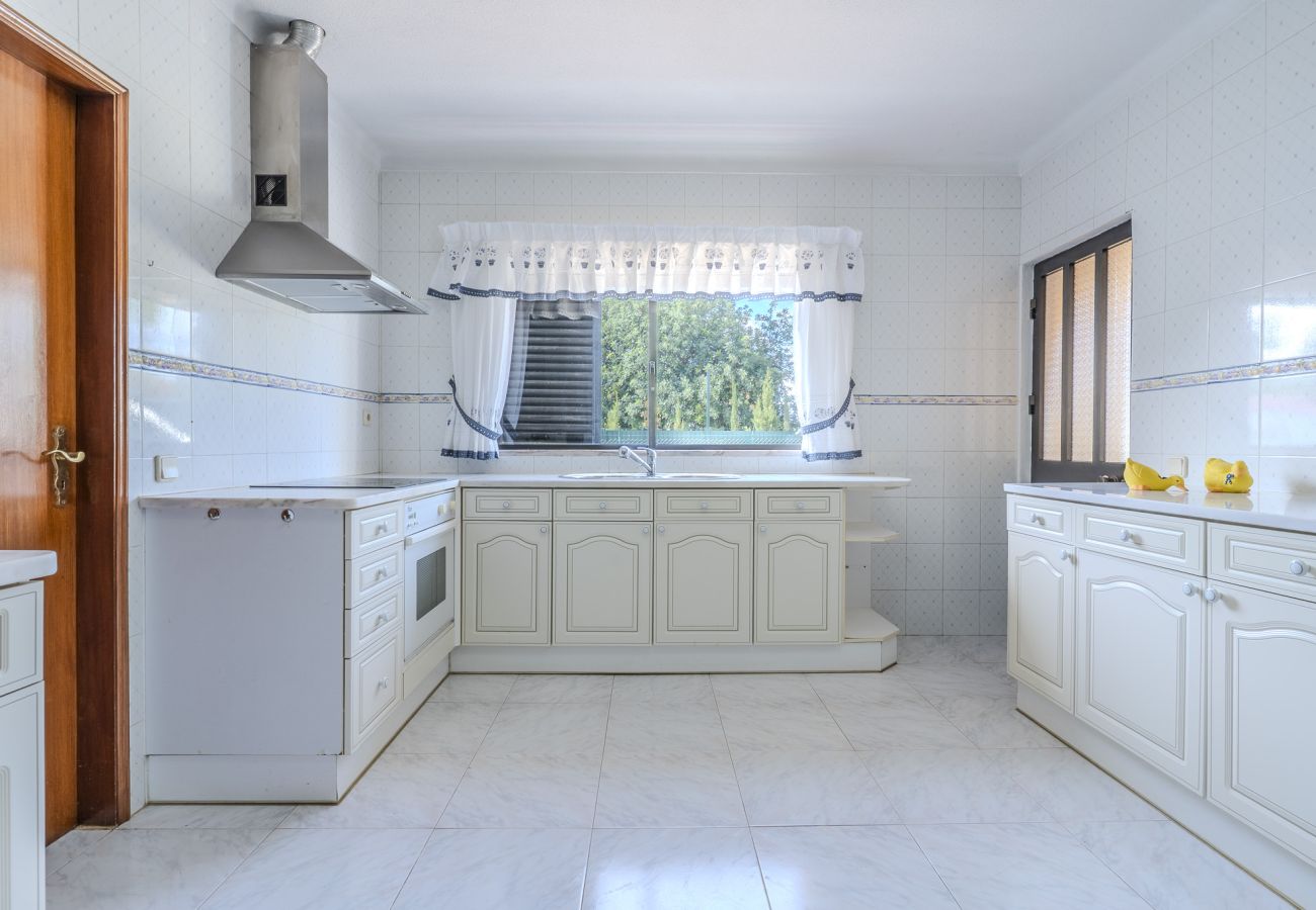 House in Ferreiras - #350 Quiet Retreat for Familys | Relax & Nature
