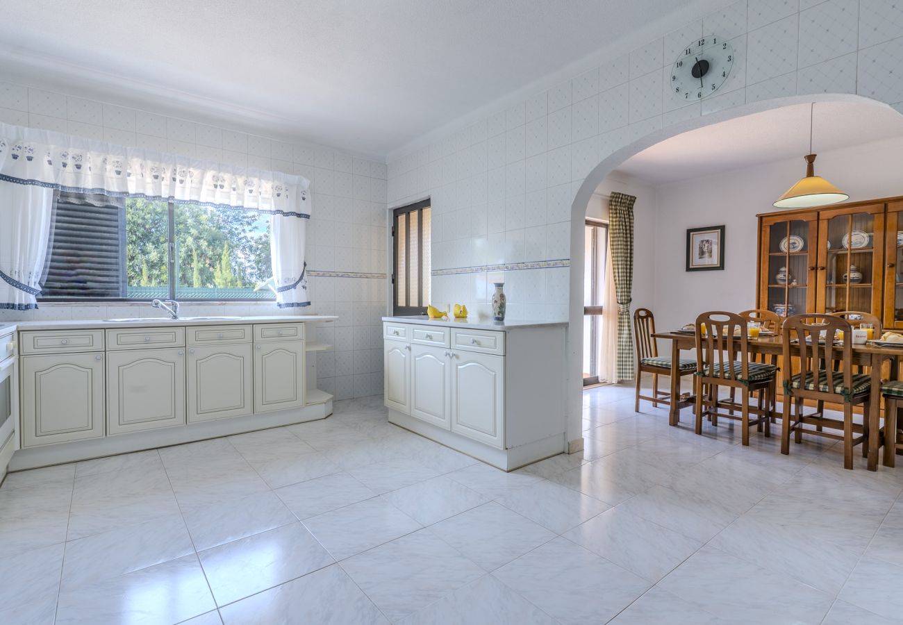 House in Ferreiras - #350 Quiet Retreat for Familys | Relax & Nature