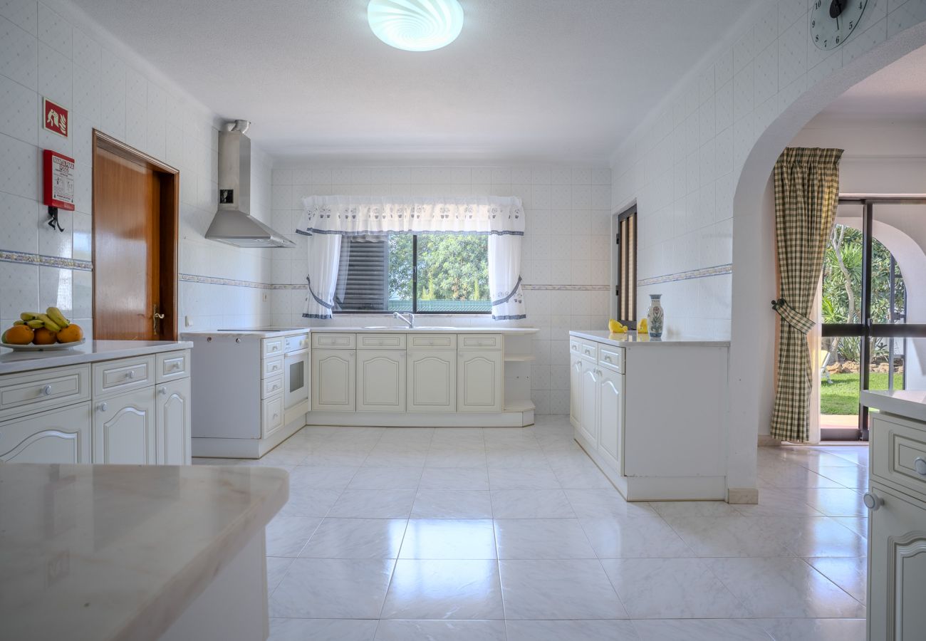 House in Ferreiras - #350 Quiet Retreat for Familys | Relax & Nature