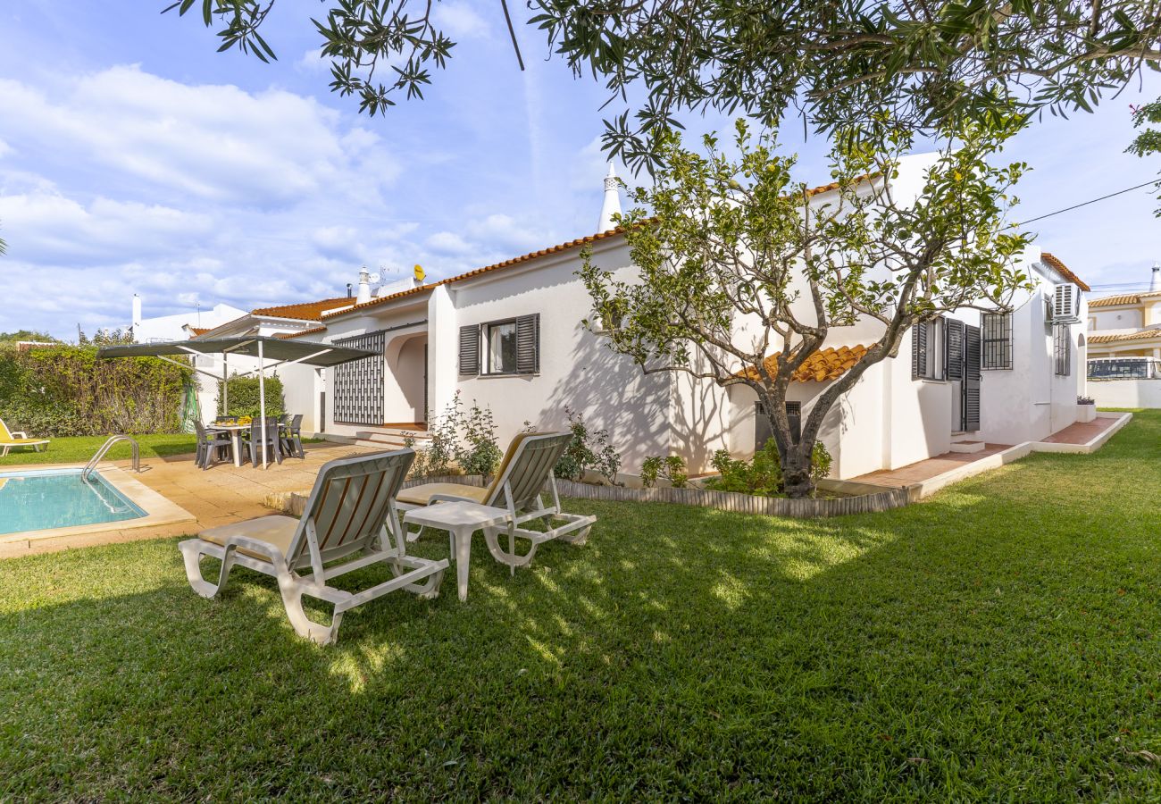House in Ferreiras - #350 Quiet Retreat for Familys | Relax & Nature