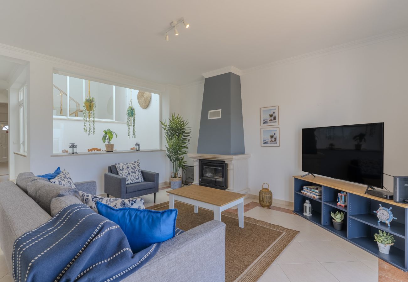 Terraced House in Albufeira - #375 Spacious Townhouse with Pool, BBQ & Parking 