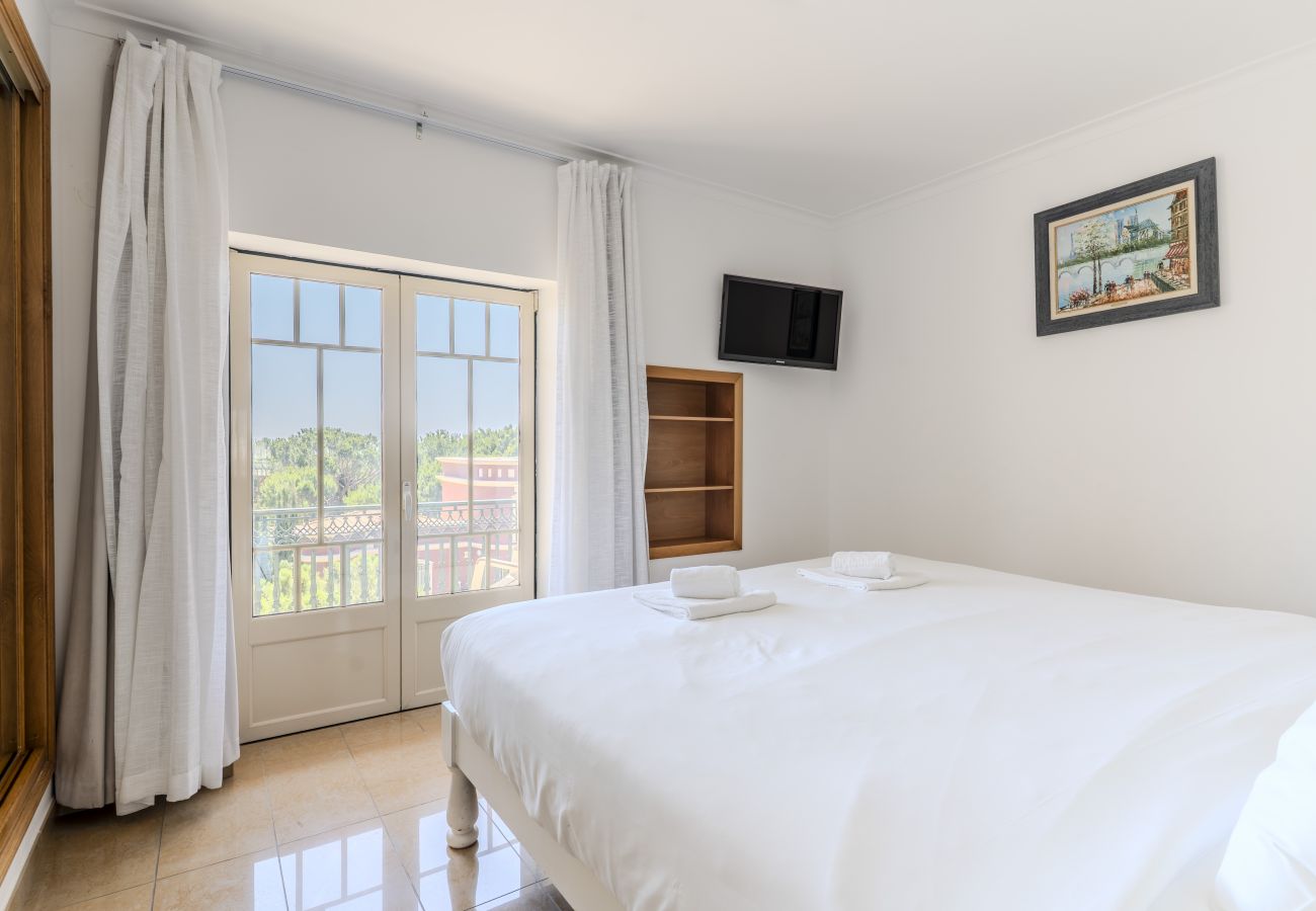 Apartment in Albufeira - #397 Comfortable Apartment by the Beach 