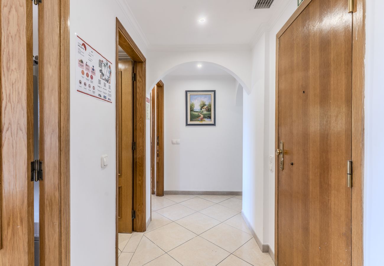 Apartment in Albufeira - #397 Comfortable Apartment by the Beach 