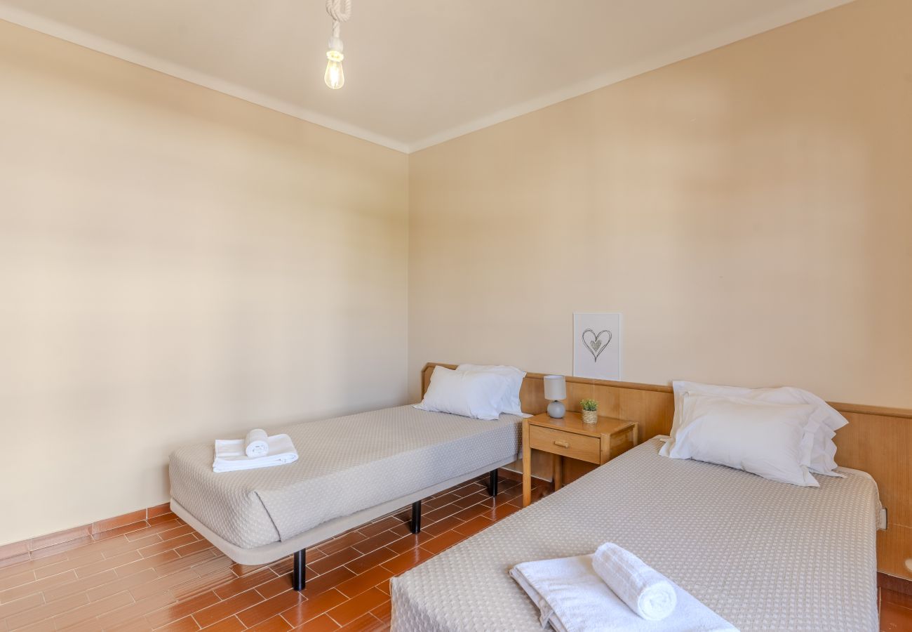Villa in Albufeira - #395 Sun &  share Pool | V3 in New Town 
