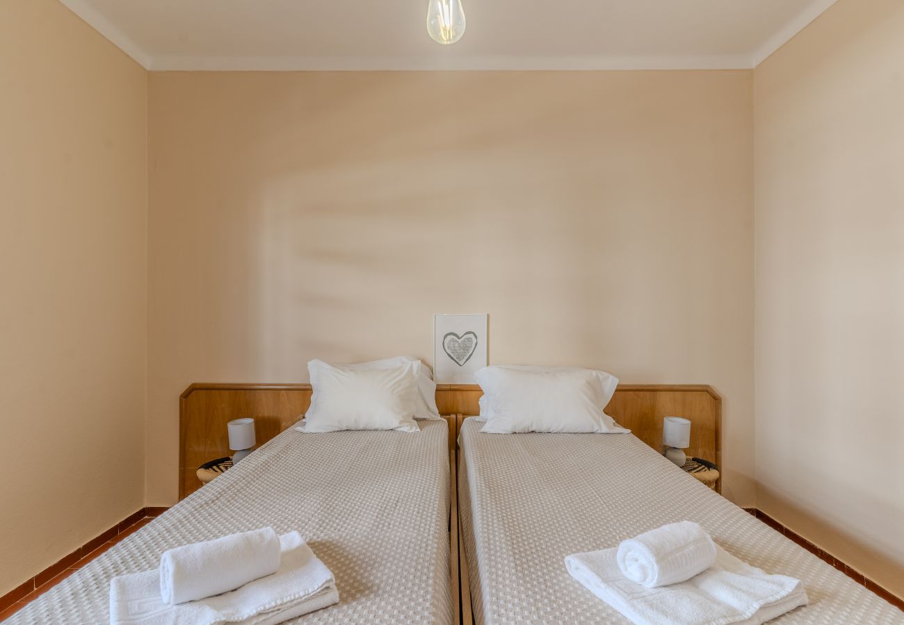 Villa in Albufeira - #395 Sun &  share Pool | V3 in New Town 