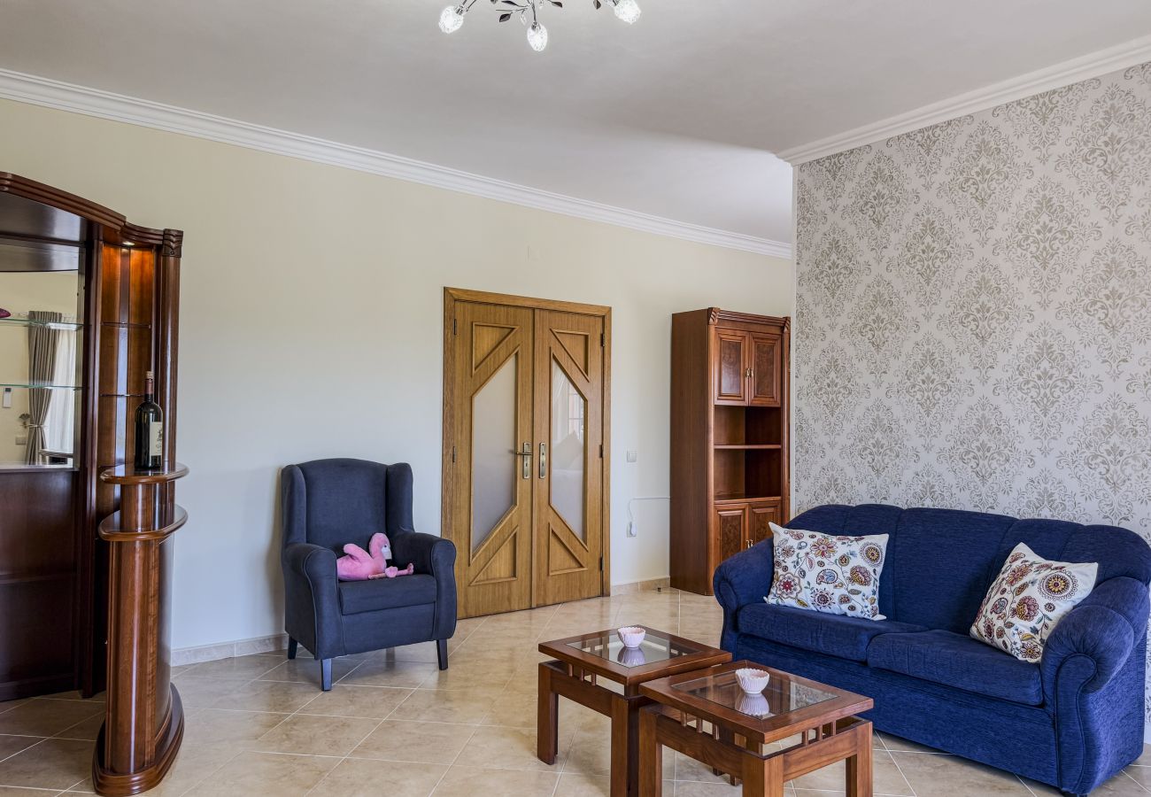 House in Albufeira - #373 Charming 4BR Villa with Spacious Garden & BBQ